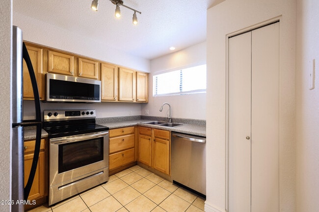 Building Photo - 11640 N 51st Ave