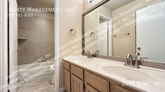 Building Photo - 2410 Gem Oak
