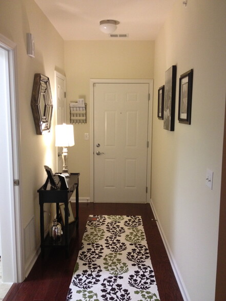 Entry Foyer - 1347 Sierra Dr