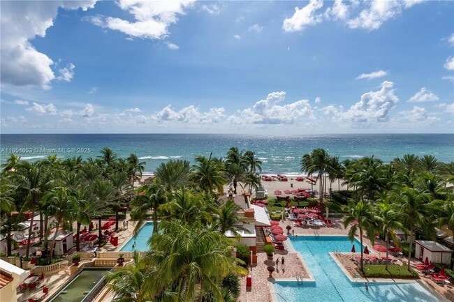 Building Photo - 17875 Collins Ave