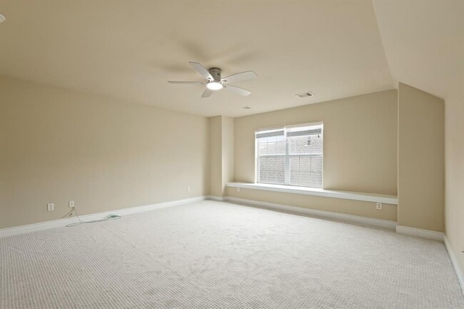 Building Photo - 2615 Cheshire Oaks Dr