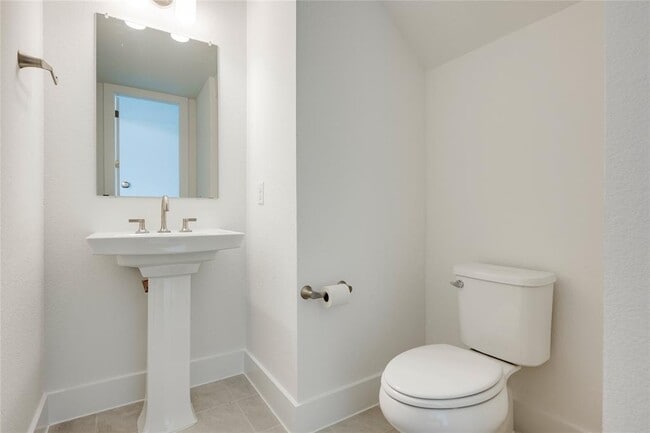 Building Photo - 2420 Sondrio Bnd