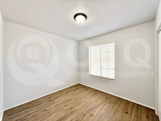 Building Photo - 1055 N Recker Rd