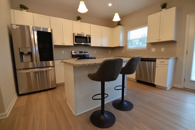 Building Photo - 103 Memorial Ct