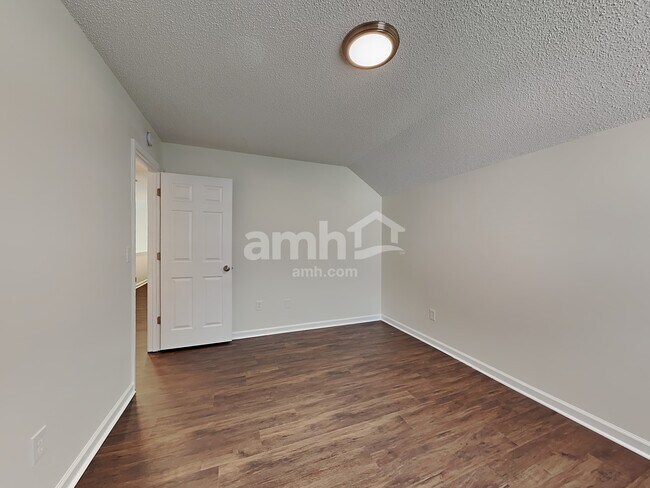 Building Photo - 8 Smokehouse Dr