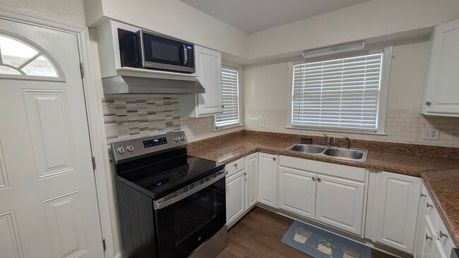 Building Photo - 800 N Briarcliff Rd