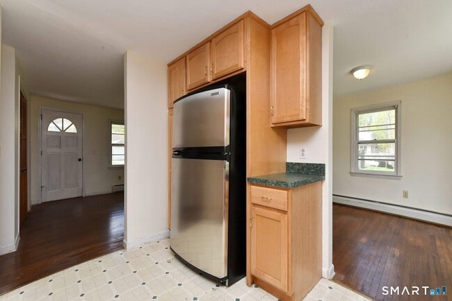 Building Photo - 18 Old Young St