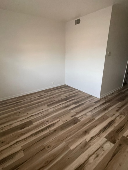 Building Photo - 414 E Avenue A