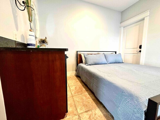 Building Photo - 87 Barracuda St