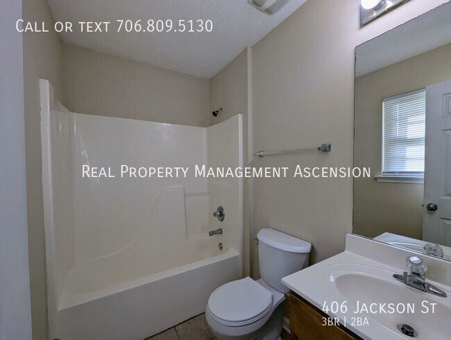 Building Photo - 406 Jackson St