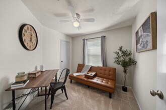 Building Photo - 18315 Beaverdell Dr