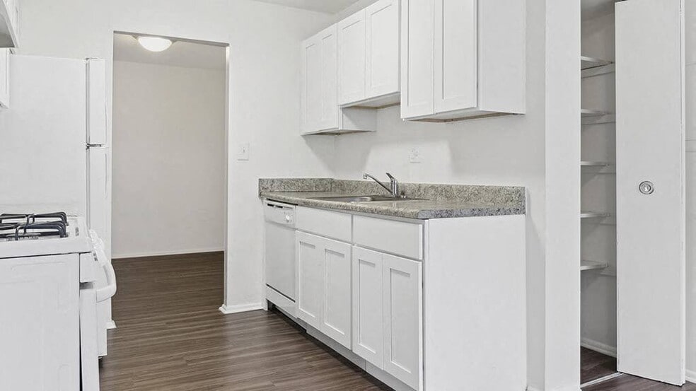 Building Photo - Oakfield Apartment Homes