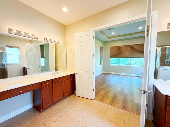 Building Photo - 10973 SW Visconti Way
