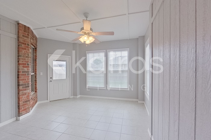 Building Photo - 1421 Asher St