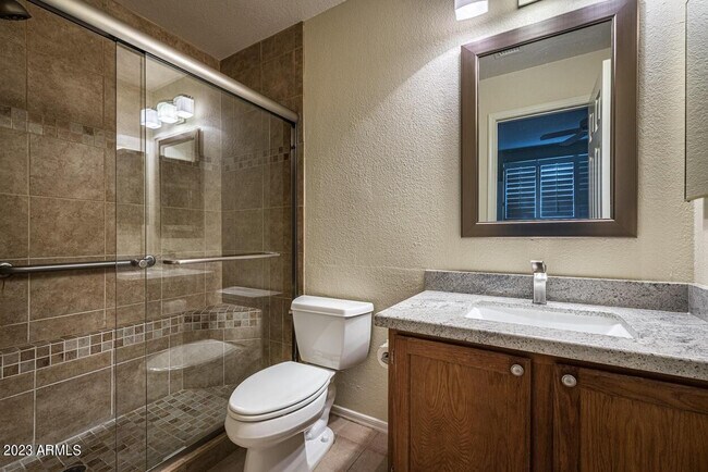 Building Photo - 9708 E Vía Linda