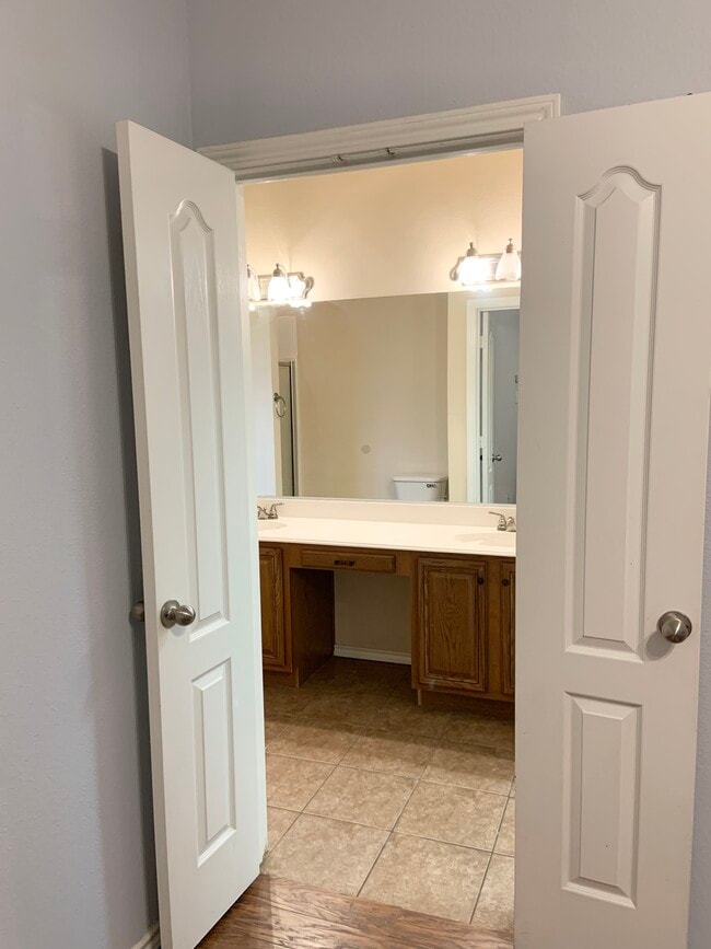 Building Photo - 1613 Makayla Ln