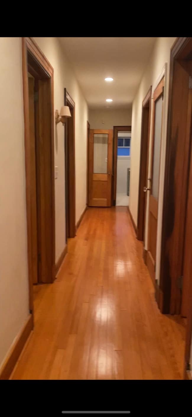 Building Photo - 346 King St