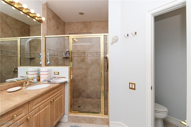 Building Photo - 817 Carrick Bend Cir