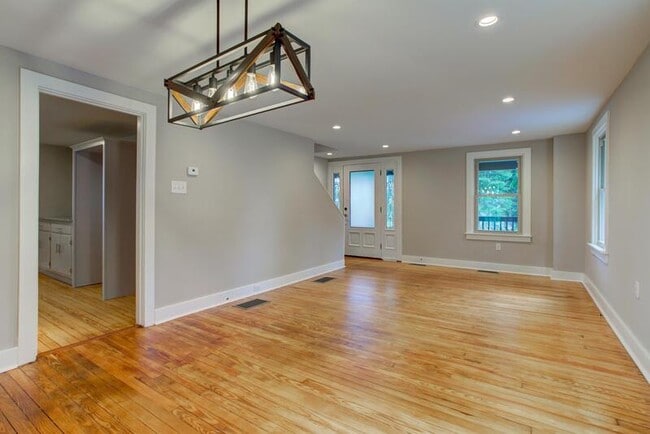 Building Photo - 1057 Ridge Rd
