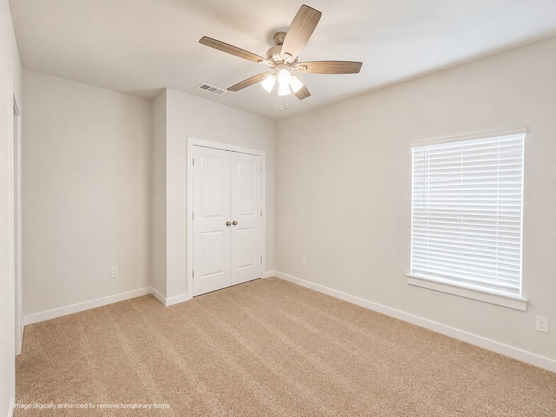 Building Photo - 631 Cari Ln