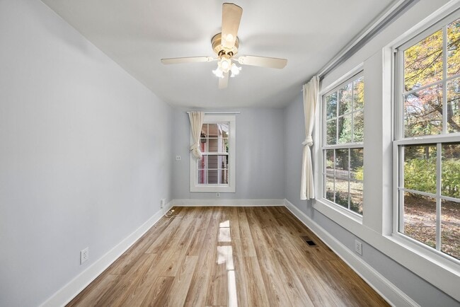 Building Photo - 900 Branch St