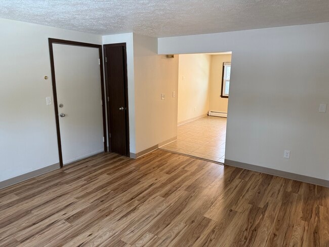 Building Photo - Briarwood 9