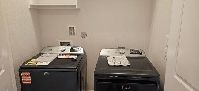 Building Photo - 712 Cage St