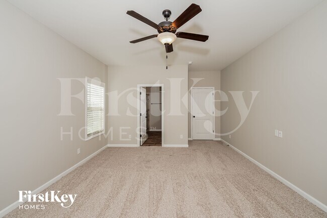 Building Photo - 125 Ridgefield Ln