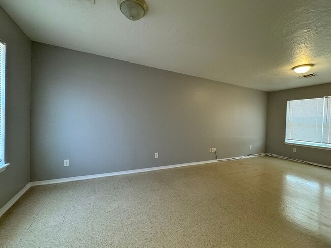 Building Photo - 1817 SW Jefferson Ave