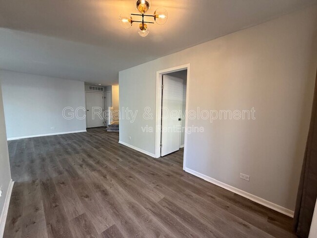 Building Photo - 1348 McDowell Rd