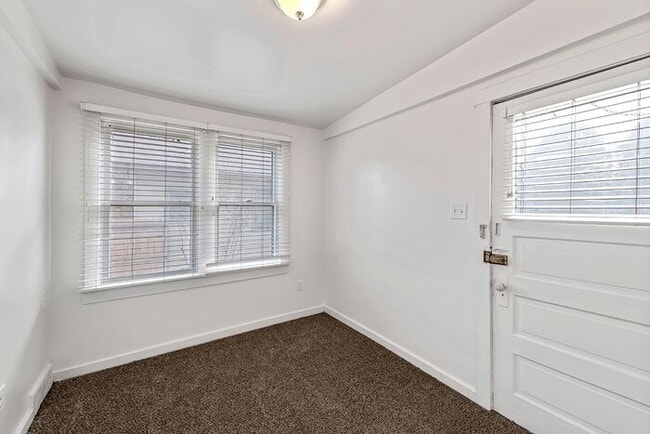 Building Photo - Charming Downtown 1-Bedroom in Historic Victorian Building