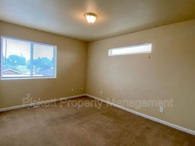 Building Photo - 1118 Park Ave