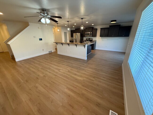 Building Photo - 15083 Gallant Dr