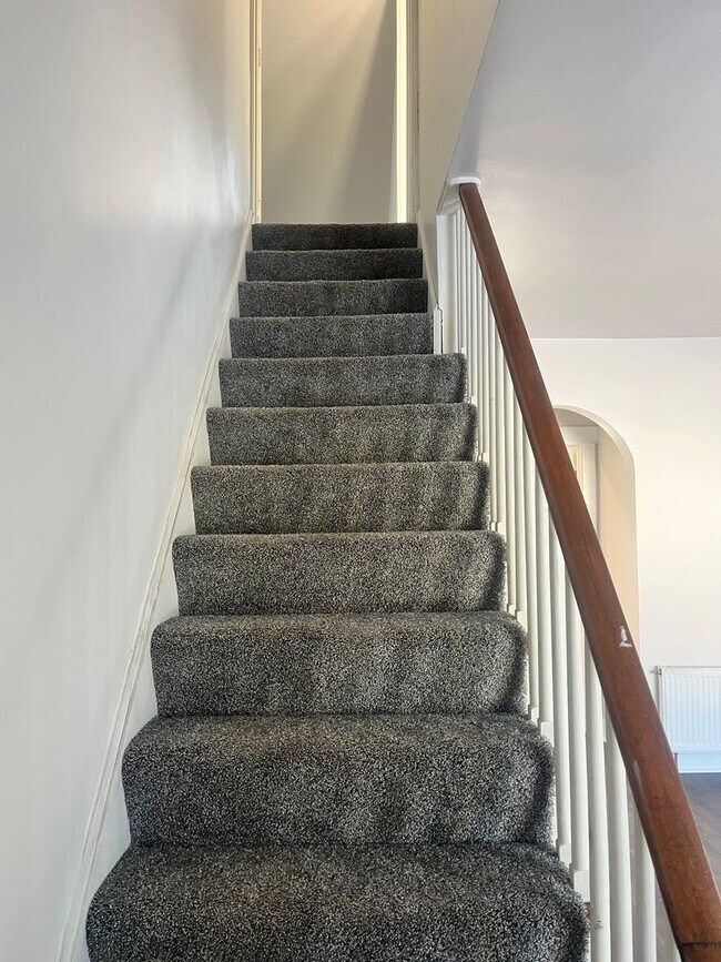 Building Photo - 3 bedroom 1 bath