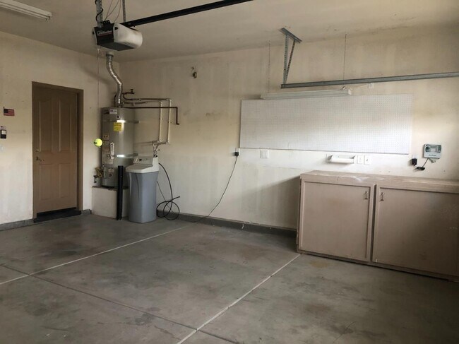 Building Photo - 1764 E Golden Way