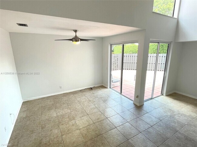 Building Photo - 3 br, 3 bath House - 5762 Fox Hollow Dr Apt C