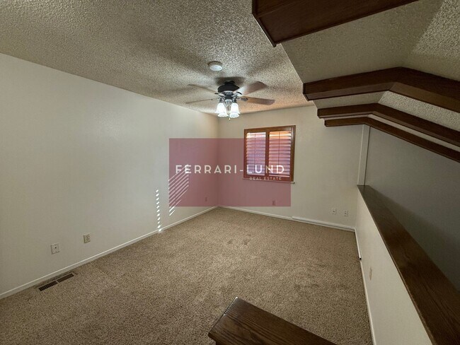 Building Photo - ?? Loft Style Townhome in Reno - Kay DeAlba Property!! ??