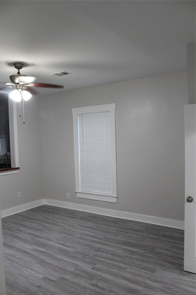 Building Photo - 4125 Avenue M