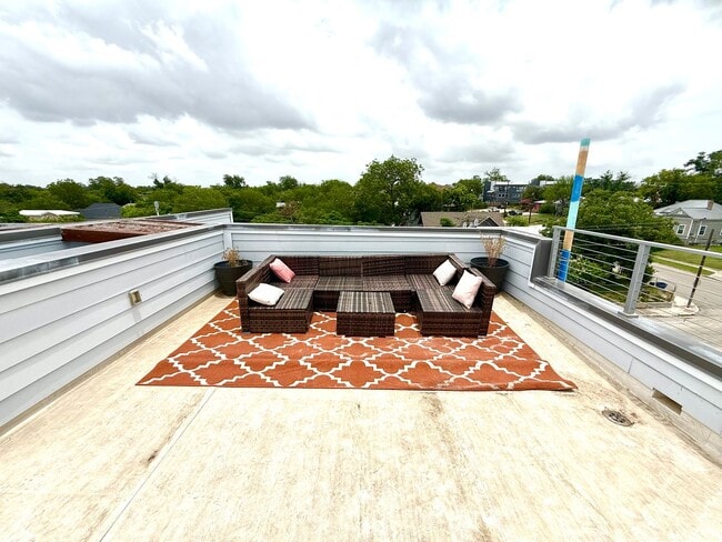 Building Photo - AVAILABLE NOW! Jaw Dropping 3 Story 3 Bedr...