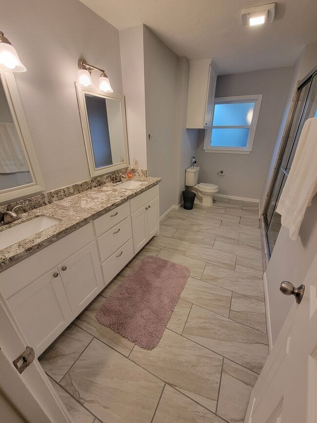 Building Photo - Bryan - 3 bed/ 2 bath / 2 car garage house with fenced back yard, near Texas A&M