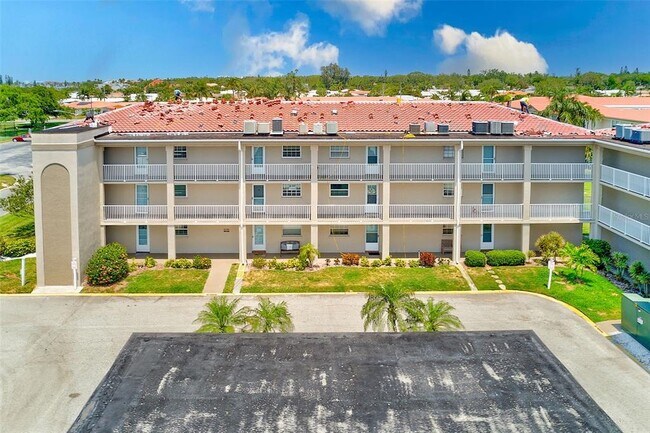 Building Photo - 10215 Regal Dr