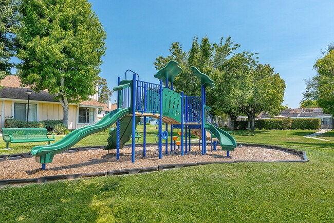 Building Photo - Woodside Village