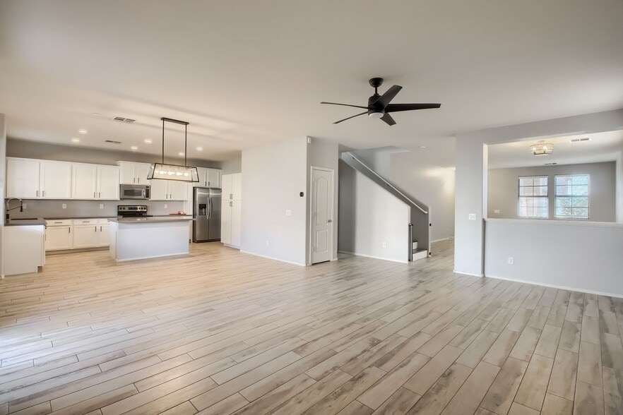 Building Photo - 11720 W Foothill Ct