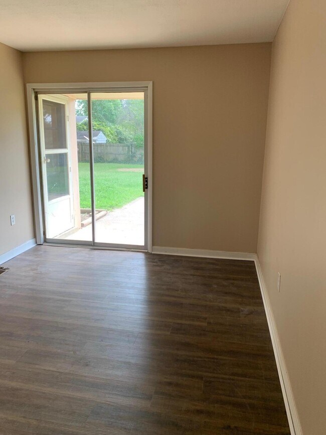 Building Photo - 3516 Willowood Rd