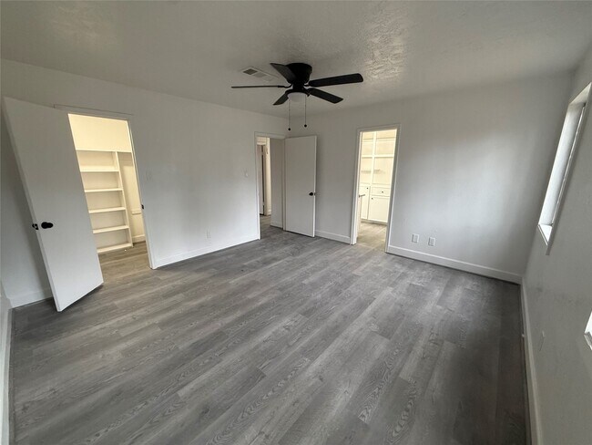 Building Photo - 1111 Caspian Ln