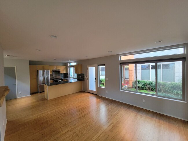 Building Photo - Stylish Detached Home in East Capitol Hill...