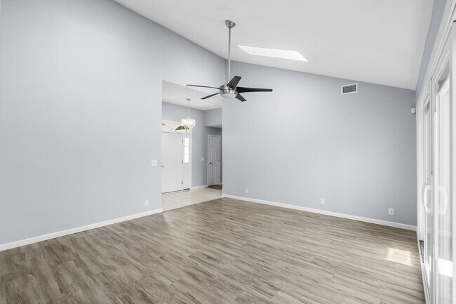 Building Photo - Golf Course Living Just Minutes from North Myrtle Beach – Long-Term Rental in Aberdeen