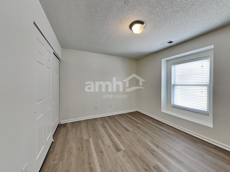Building Photo - 5943 Ricker Rd