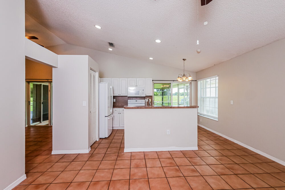 Building Photo - 3370 NW 78th Ave