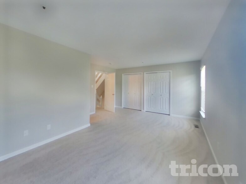 Building Photo - 1513 Cumberland Ct